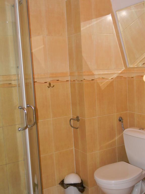 Prohibicja Peter'S Pub Motel Mikolajki  Room photo